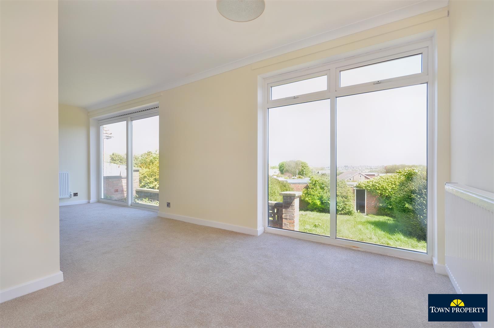 Property Details for Rodmill Drive Eastbourne BN21 2SL Town Property